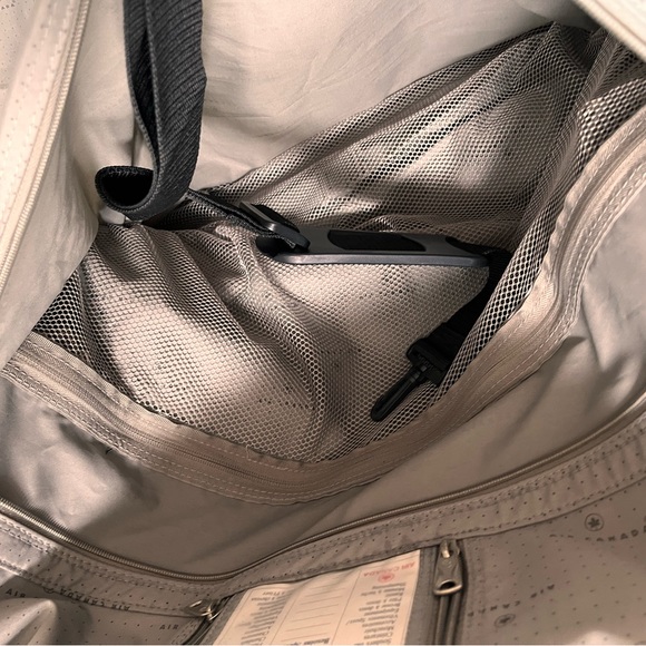 Late 90s AIR CANADA SUIT CARRY ON - Picture 4 of 13